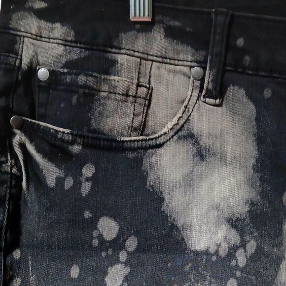 TORRID/JACK DAVID Women's Plus Size Tie-Dye distressed Black & White Shorts - Picture 6 of 14